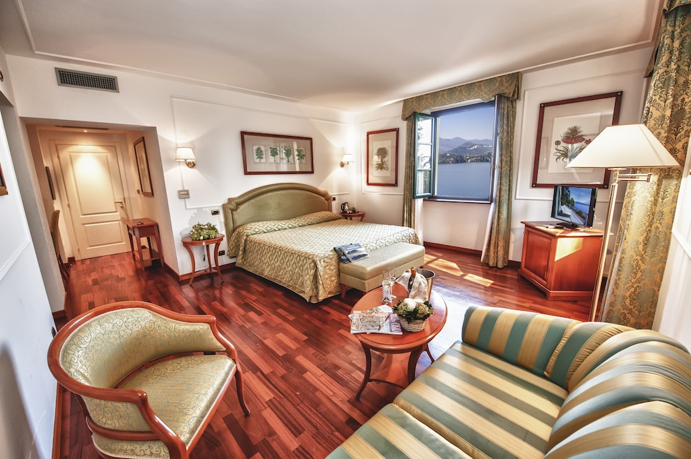 Relais Casali Della Cisterna 27/47