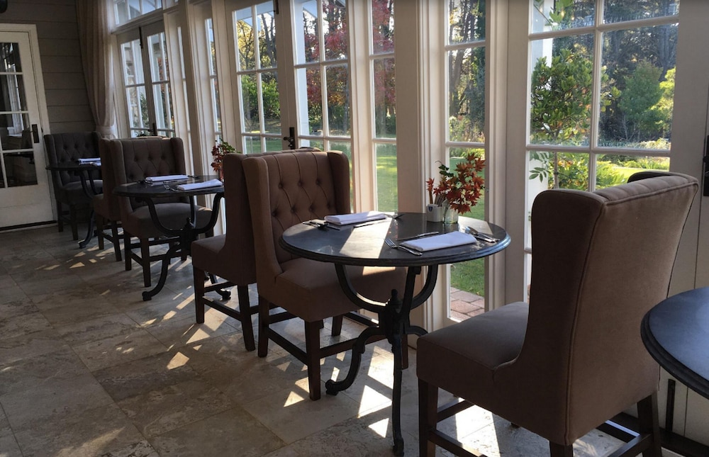 Parklands Country Gardens and Lodges 51/66