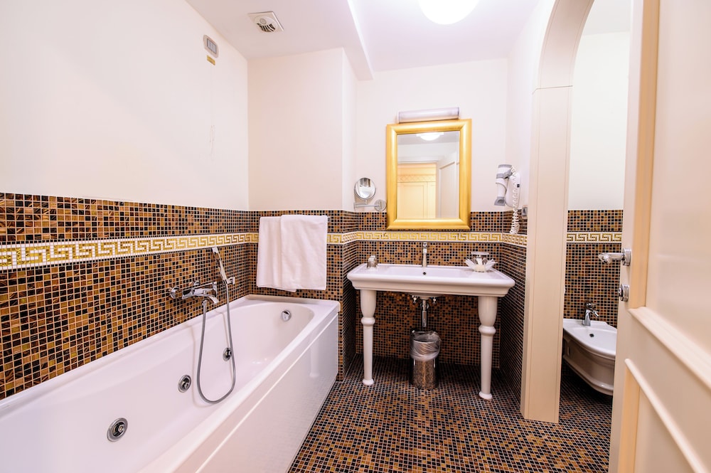 Grand Hotel Italia 40/42