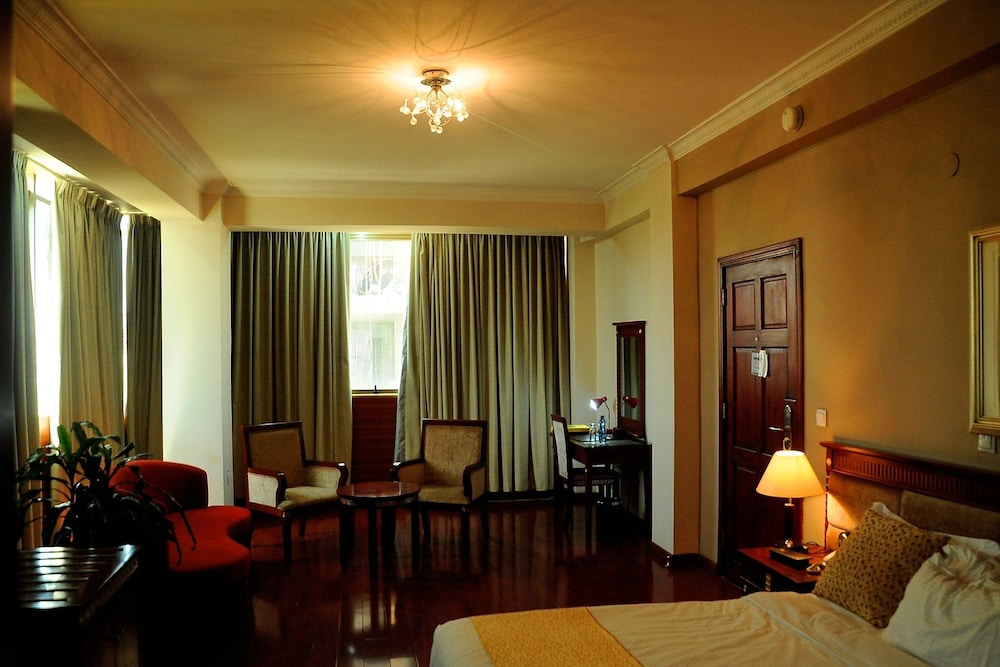 Zola International Hotel 20/50