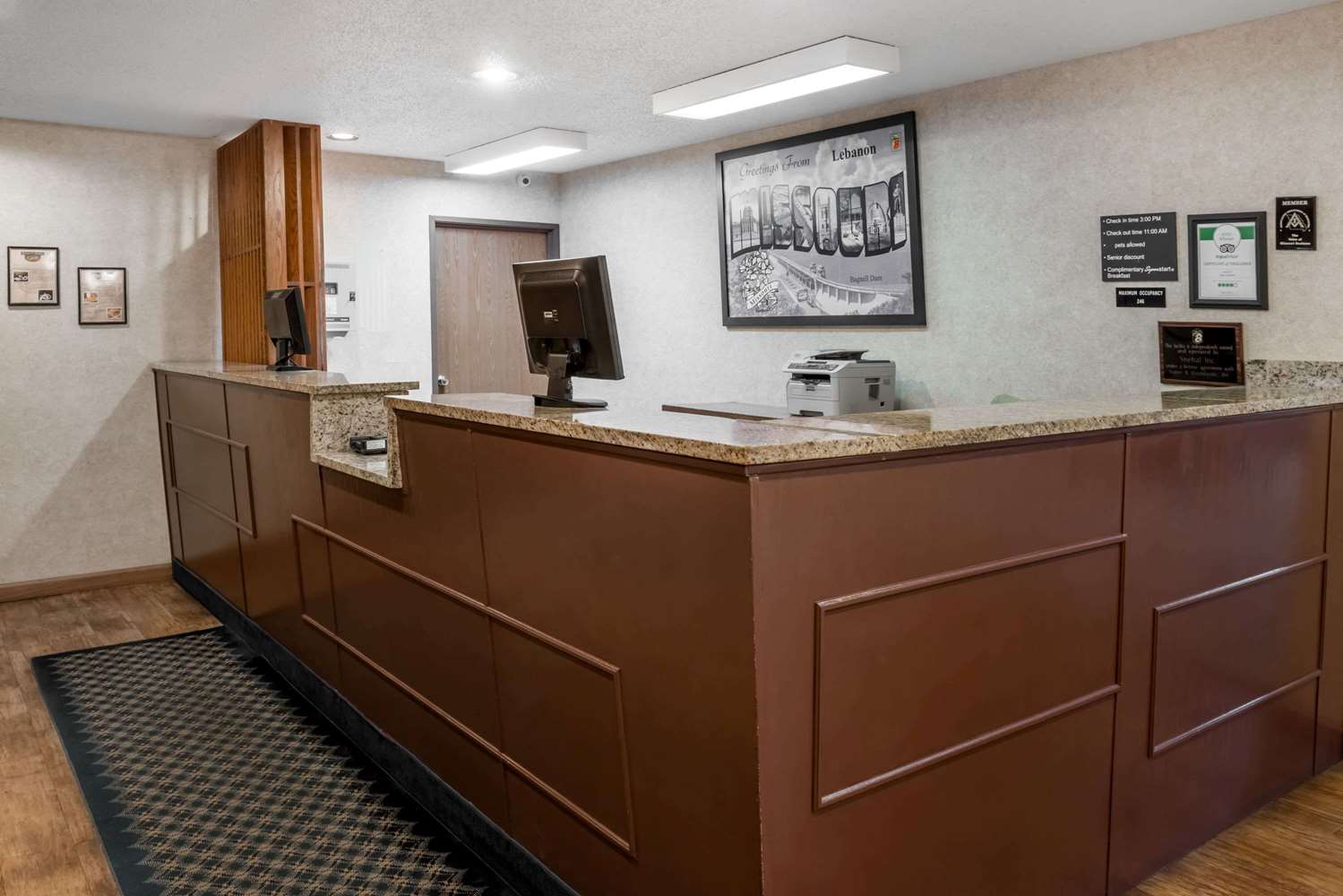 Lobby at Super 8 by Wyndham Lebanon, LEBANON - MO