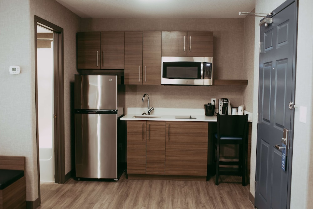 Best Western Plus West Edmonton 15/77