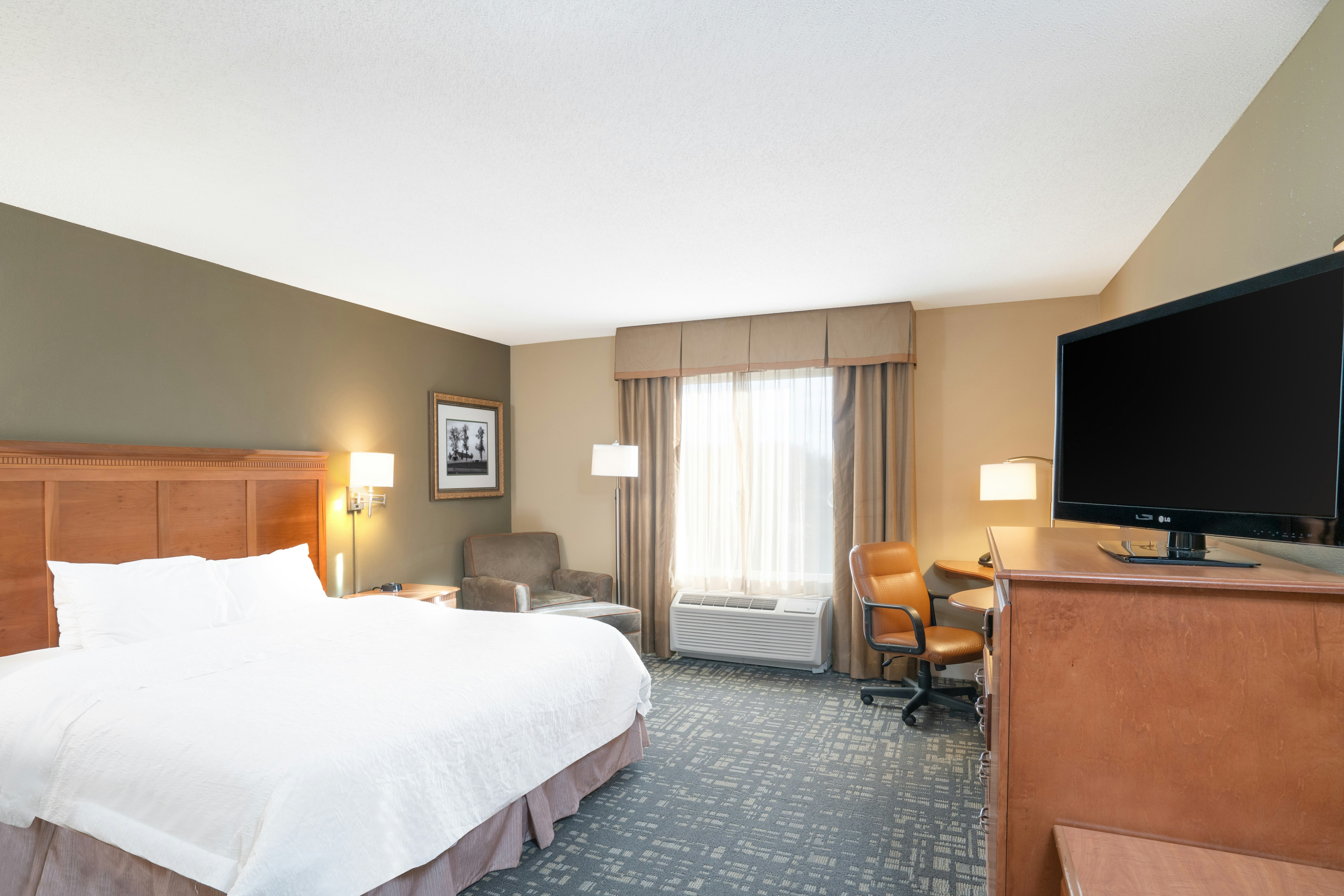 ROOM, KING BED, ACCESSIBLE