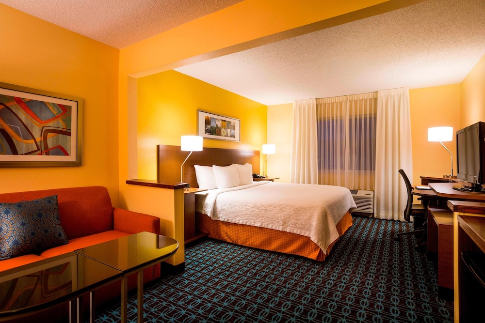 Fairfield Inn Suites By Marriott Cincinnati Eastgate 4/18
