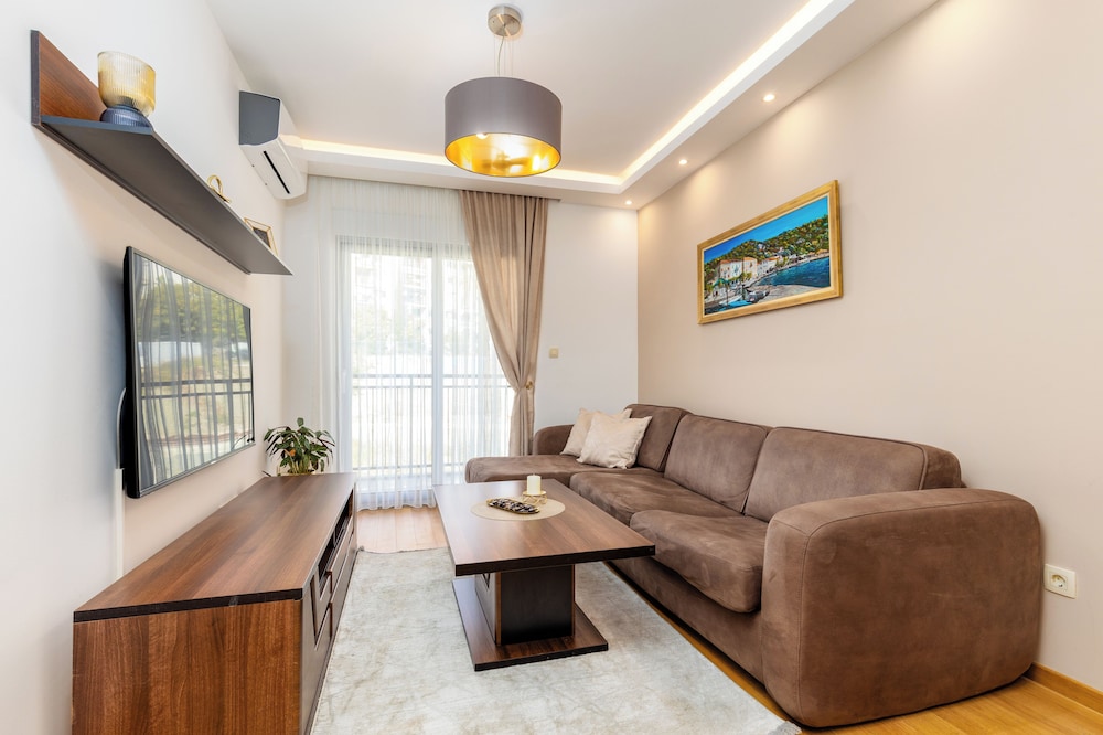 Apart Hotel Ms Katnjanin 56/75