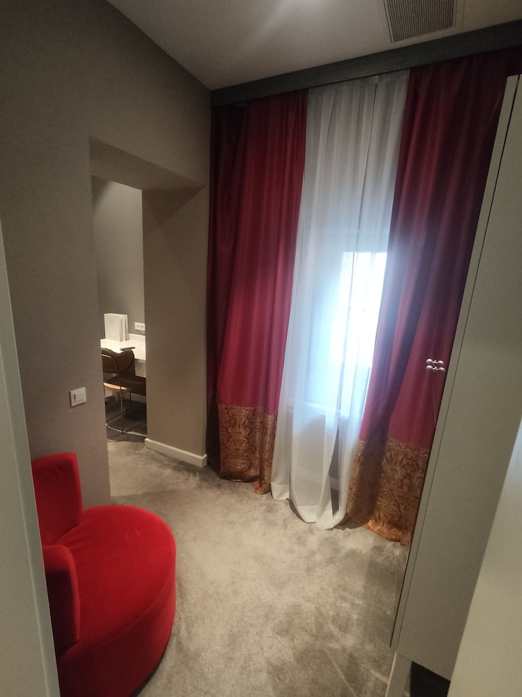 Xii Century Heritage Hotel 38/66