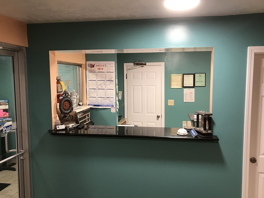 Rodeway Inn Oxford, AL 25/36