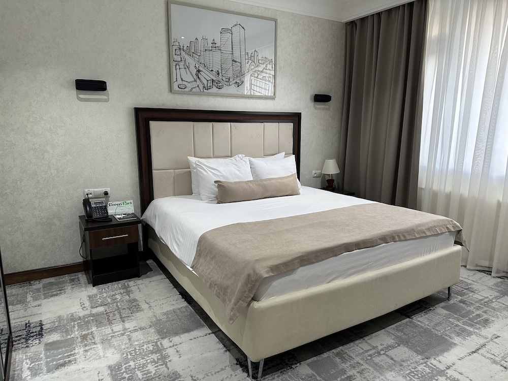 Green Park Hotel 26/67