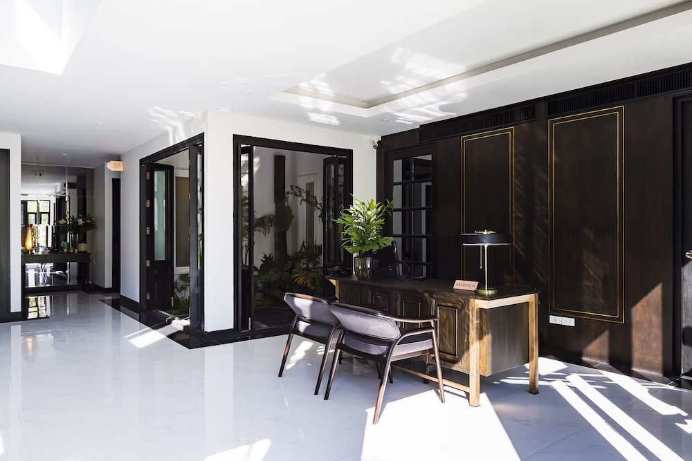 Cheeva Dee Hotel 55/75