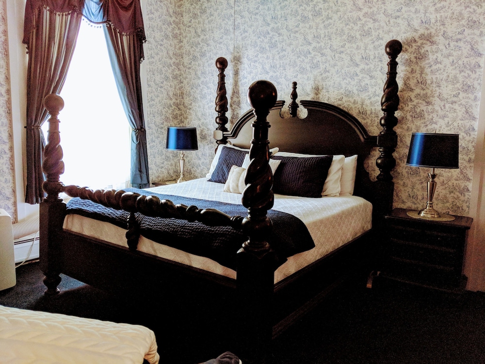 Allegiance Bed and Breakfast 44/44