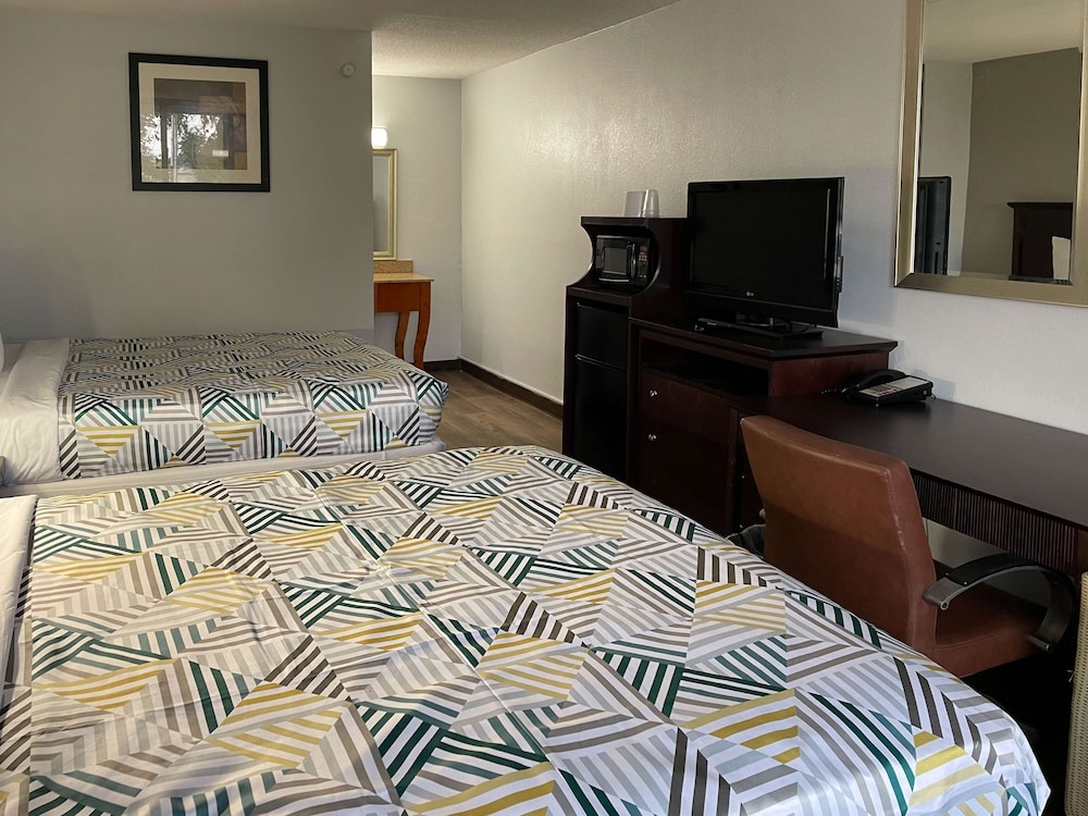 OYO Hotel Wytheville I-77 & I-81 27/40