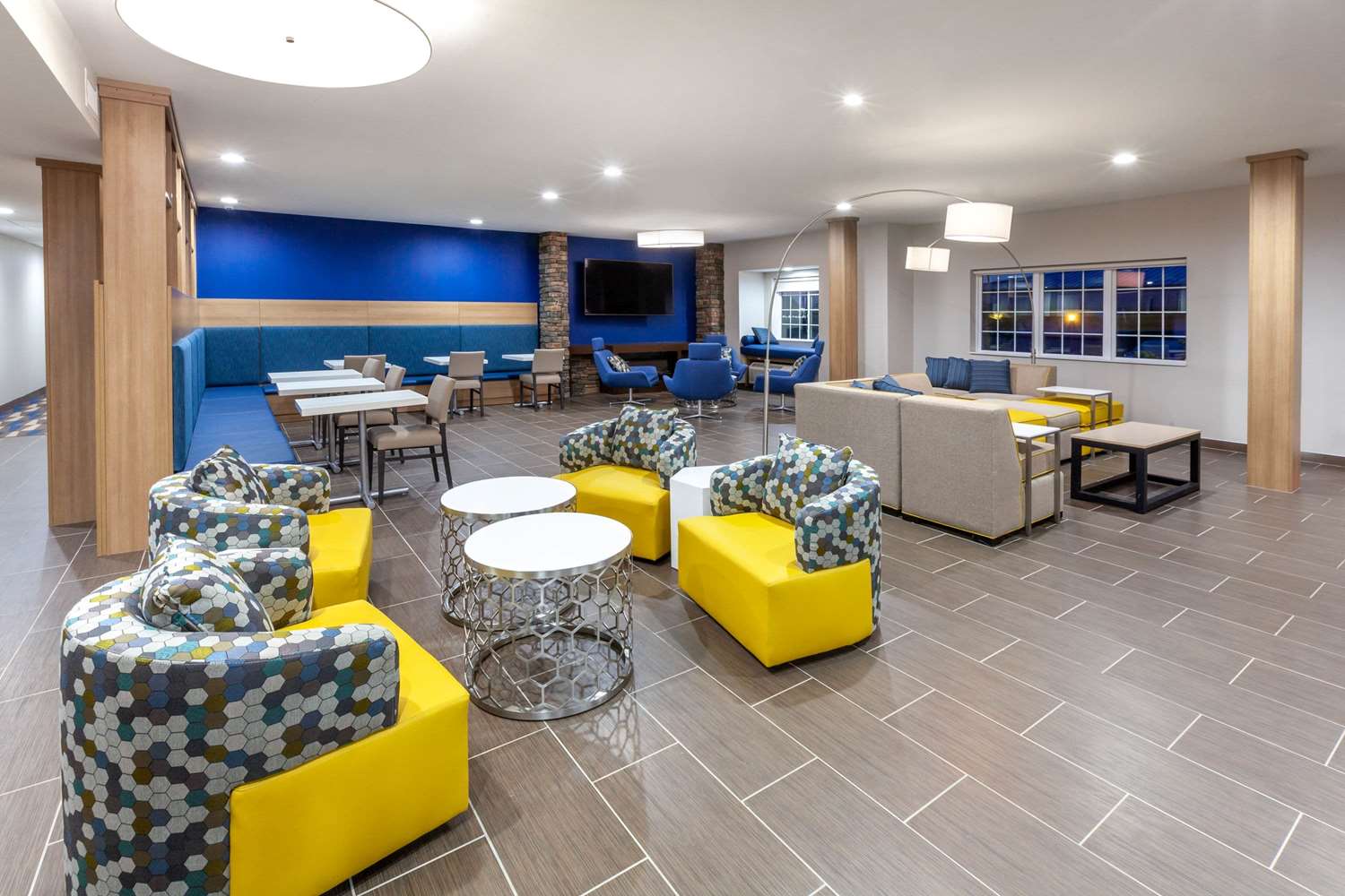 Microtel Inn And Suites By Wyndham College Station 20/34