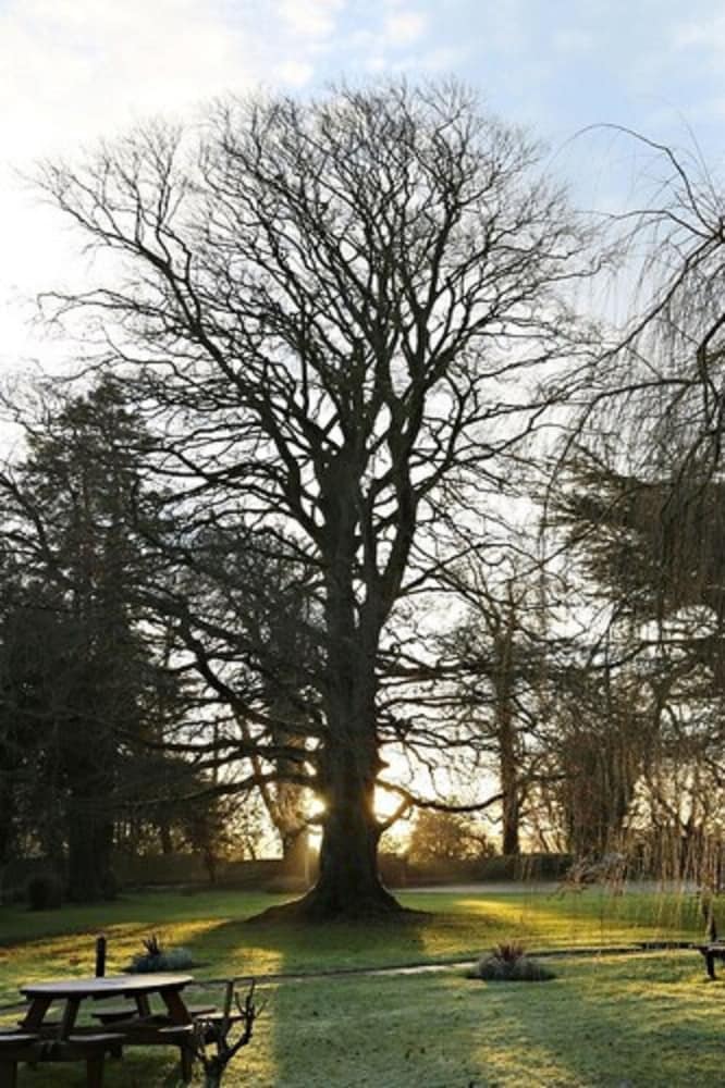Chiseldon House Hotel 46/50