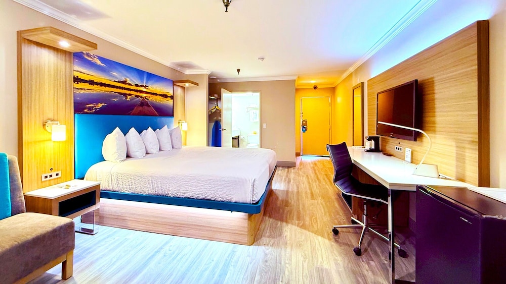 Days Inn By Wyndham Los Angeles Lax Redondo Manhattan Beach 31/56