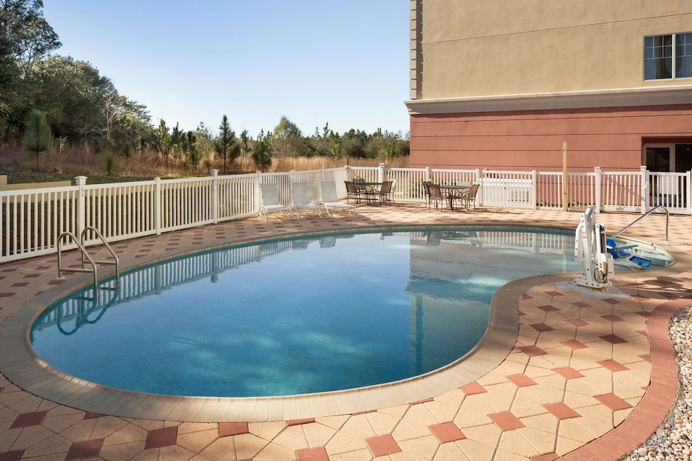 Country Inn and Suites By Radisson Crestview FL