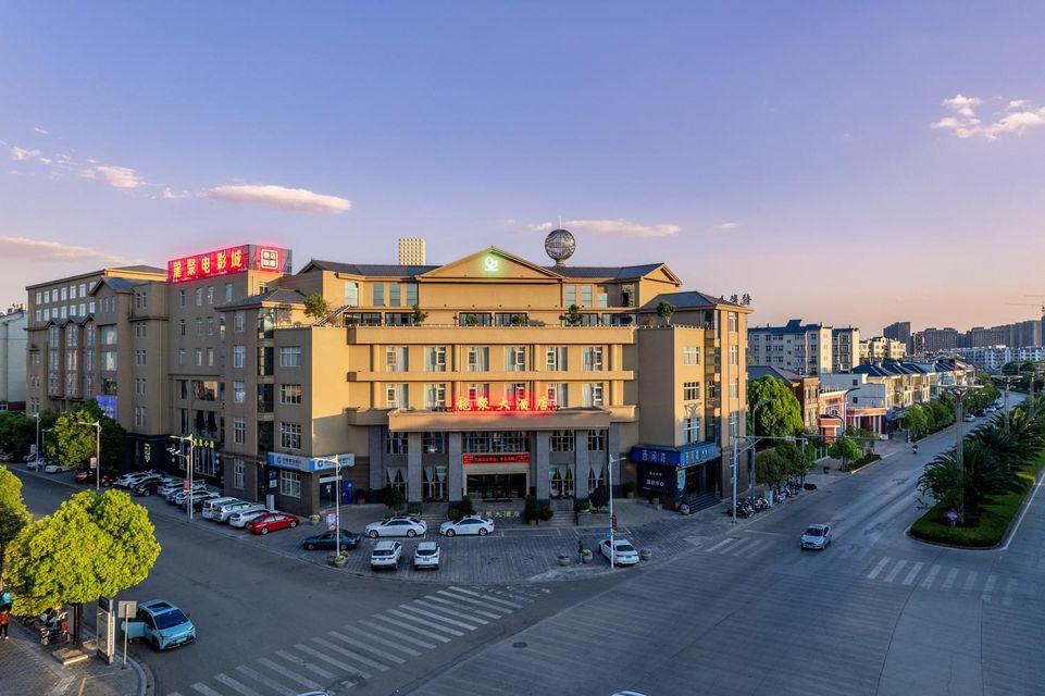Longju Hotel 22/25