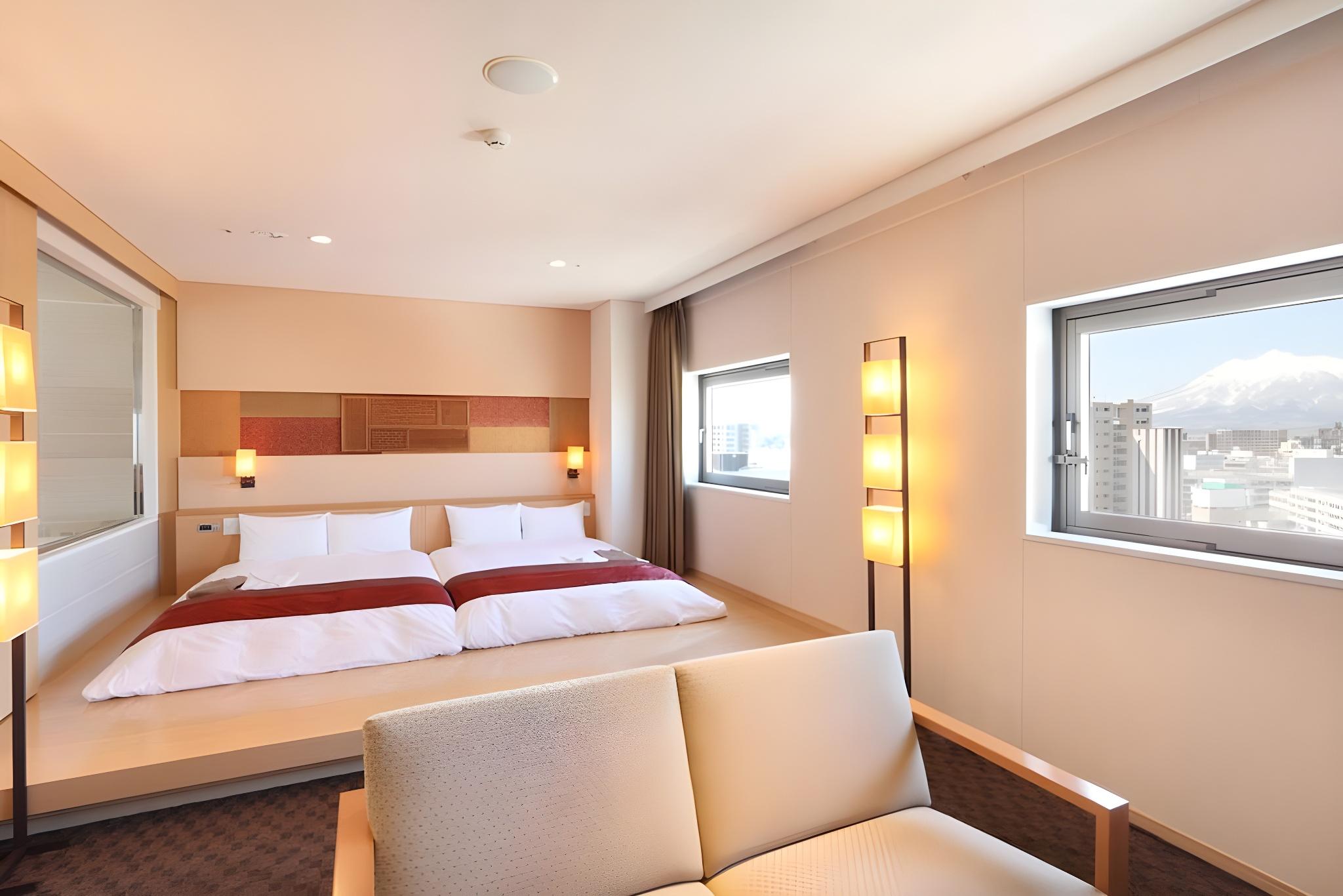 JUNIOR SUITE