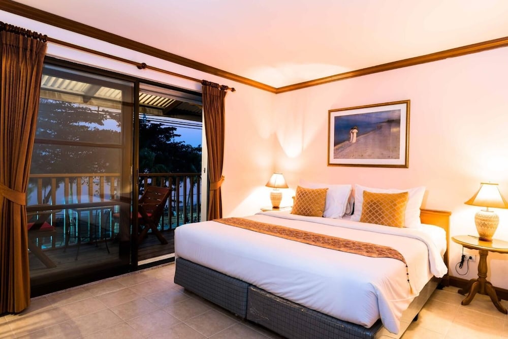 Jomtien Boathouse 24/56