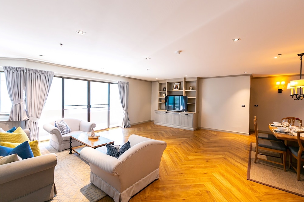 THEA Private Suites by TH District 49/64