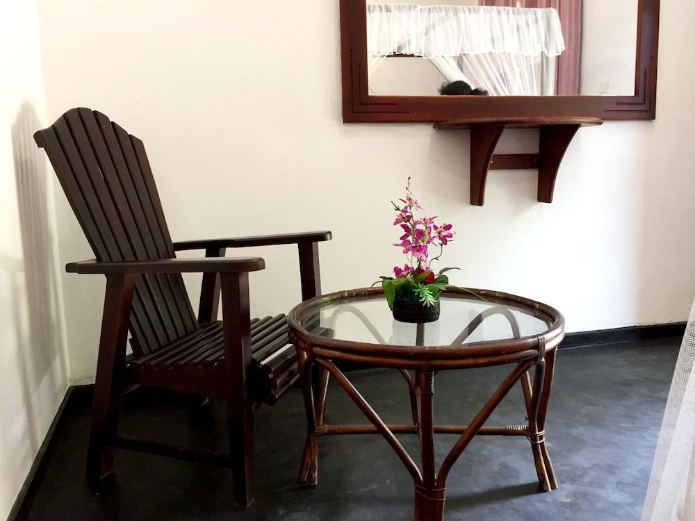 Damith Tourist Inn 29/44