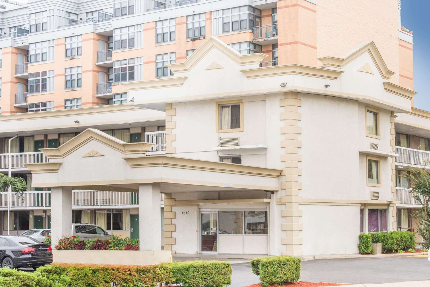 Days Inn By Wyndham Arlington Pentagon 1/6