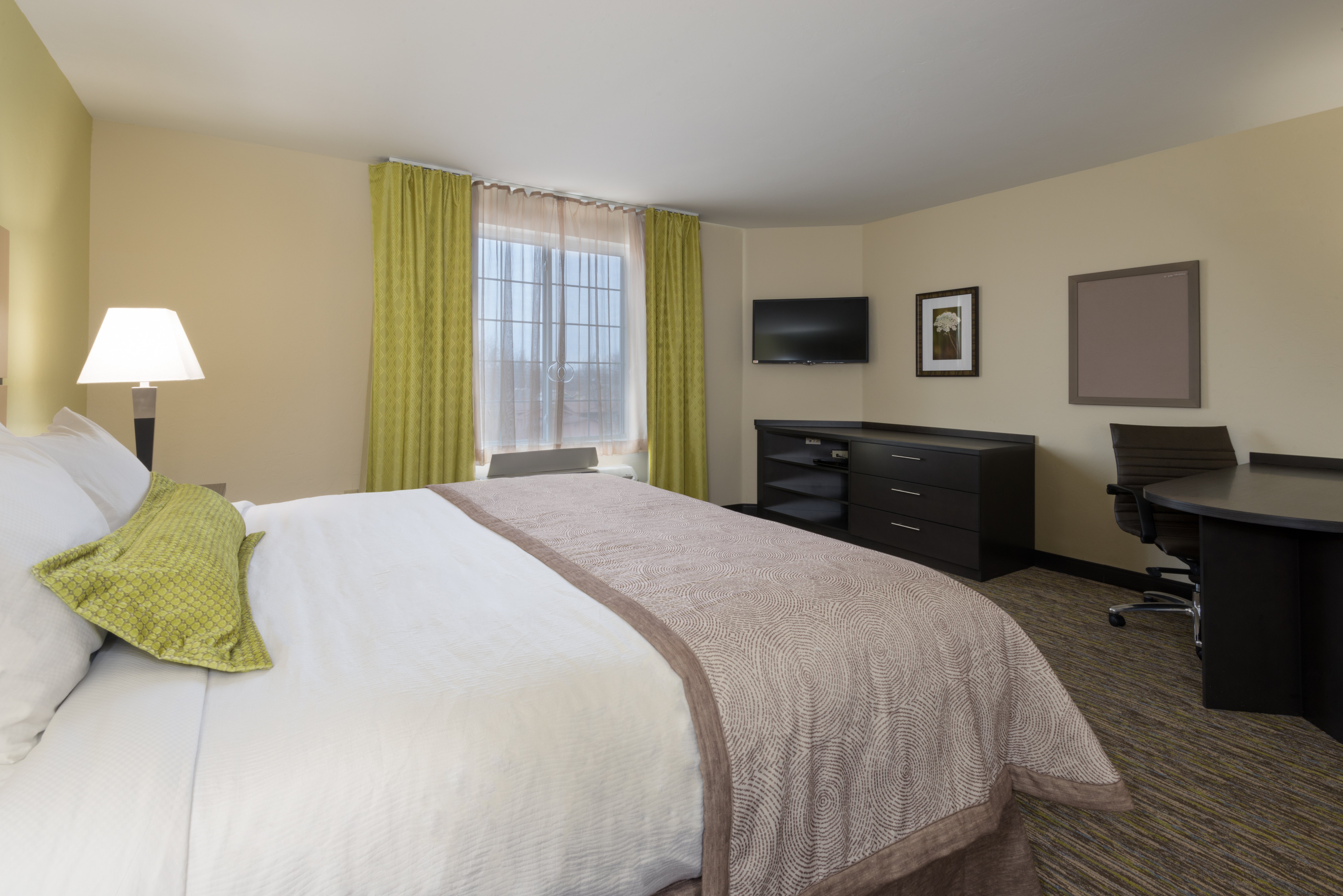 Candlewood Suites Midwest City 16/45