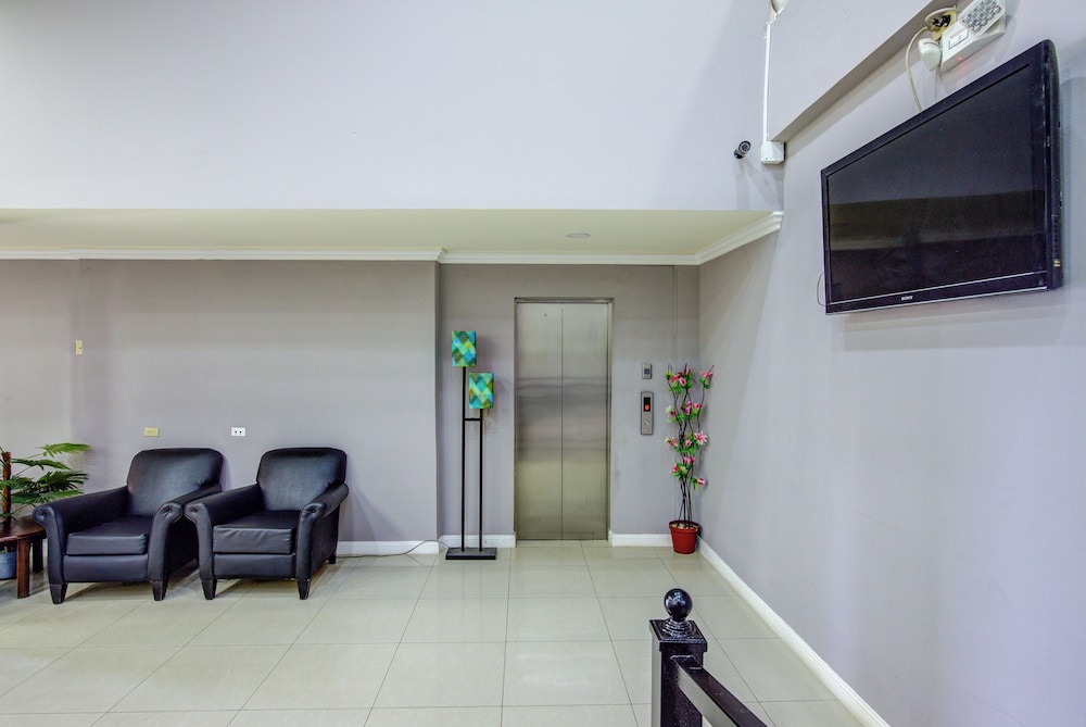 Airport Suites Hotel 49/61