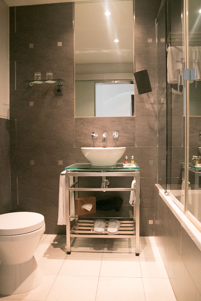 Standard, Double or Twin Bed, Street View، Internacional Design Hotel 6/6