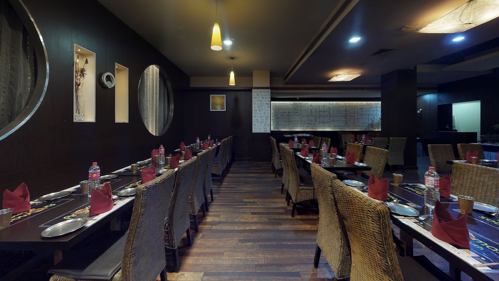 37th Crescent Hotel 44/50