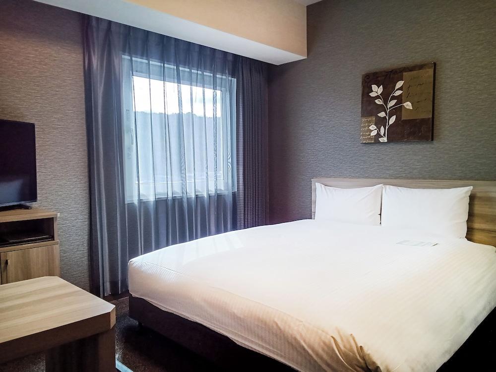 ROOM, DOUBLE BED