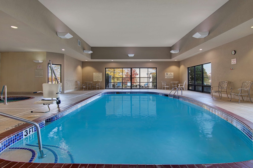 Hampton Inn Fayetteville 5/73