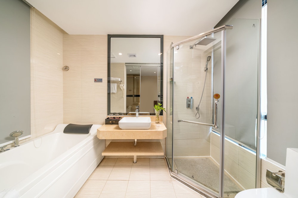 GUANGZHOU BOYI HOTEL 48/50