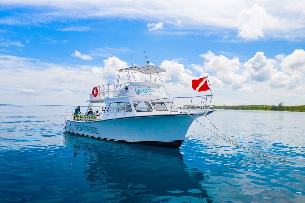 Compass Point Dive Resort 36/50