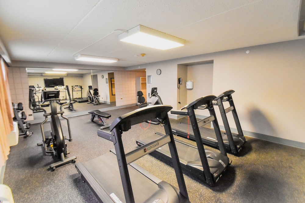 Canad Inns Destination Centre Transcona 31/51