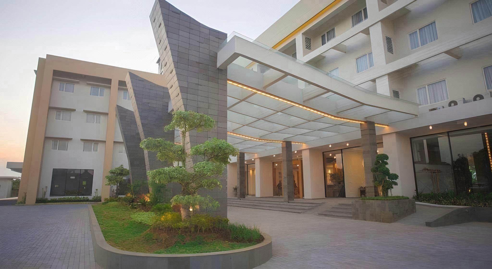 Pollos Hotel & Gallery Rembang 33/37