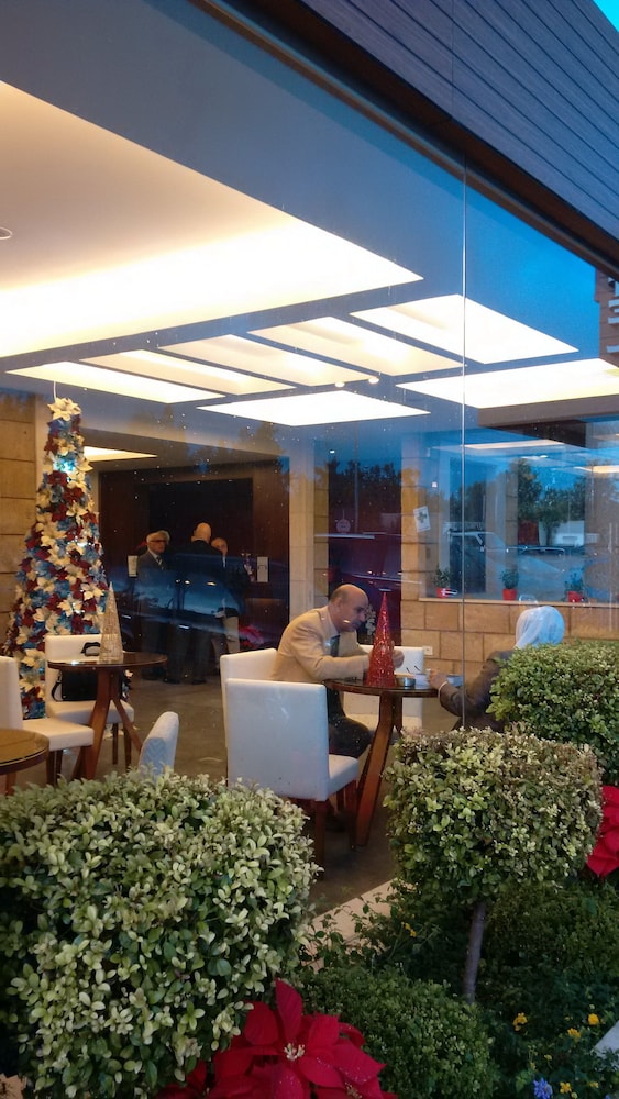 Monoberge Hotel Byblos 50/69