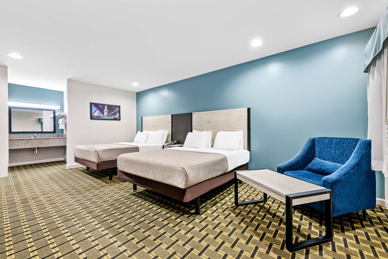 غرفة بسريرين كوين للمدخنين، SureStay by Best Western Huntsville University Area 2/6