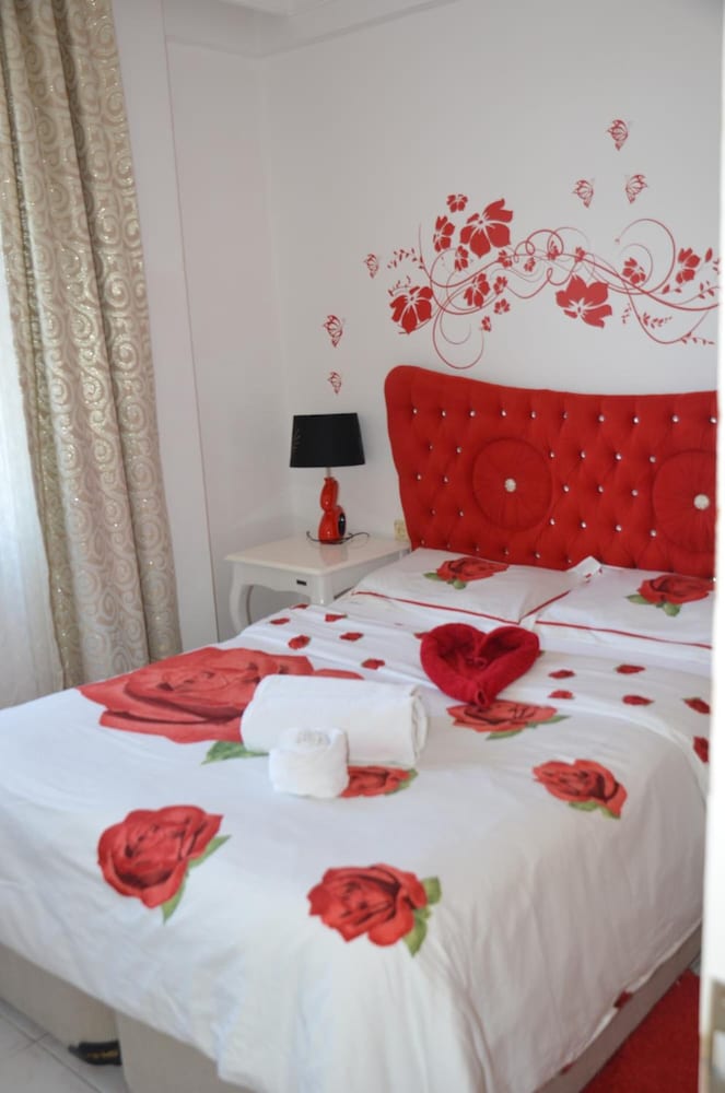 1 BEDROOM, FAMILY, APARTMENT