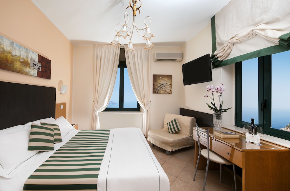 Hotel La Pensione Svizzera 33/79