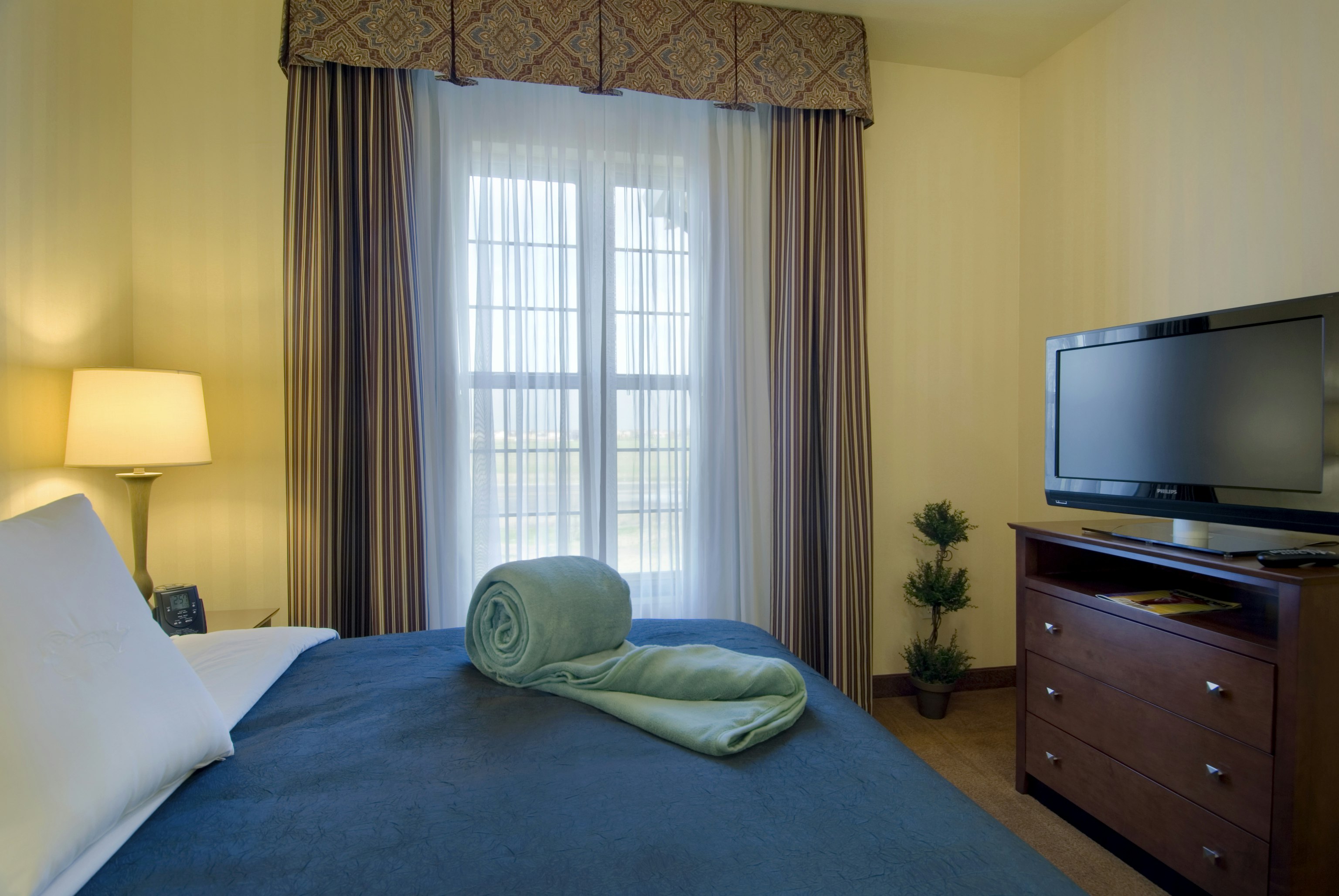 1 BEDROOM, SUITE, KING BED