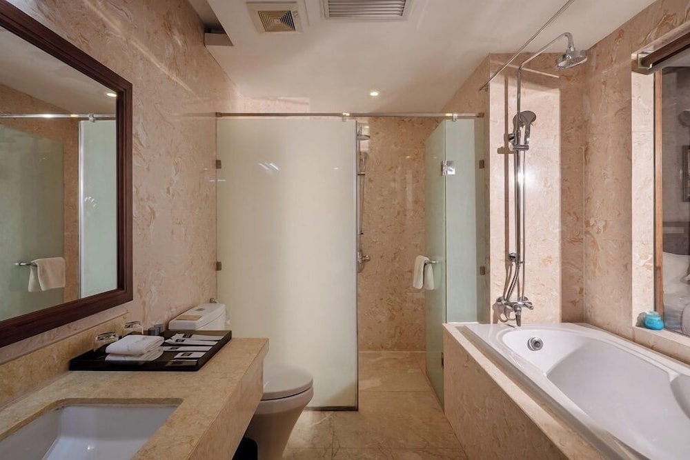 Canvas Sapa Legend Hotel 62/63