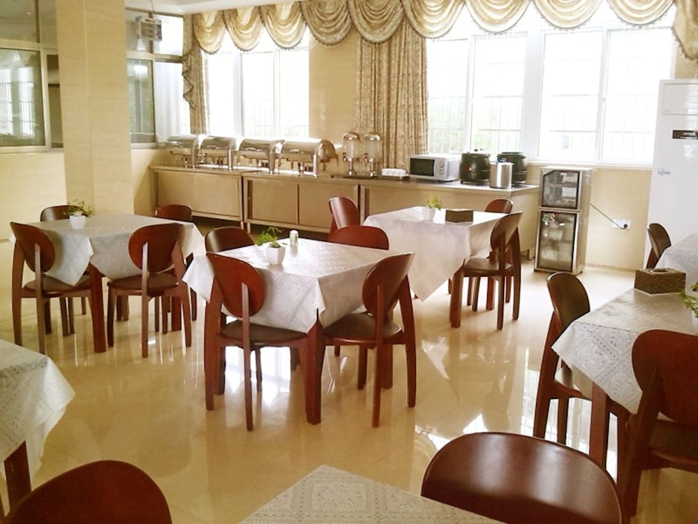 Greentree Inn Taizhou Xinghua Anfeng Runan Garden Express Hotel 32/38