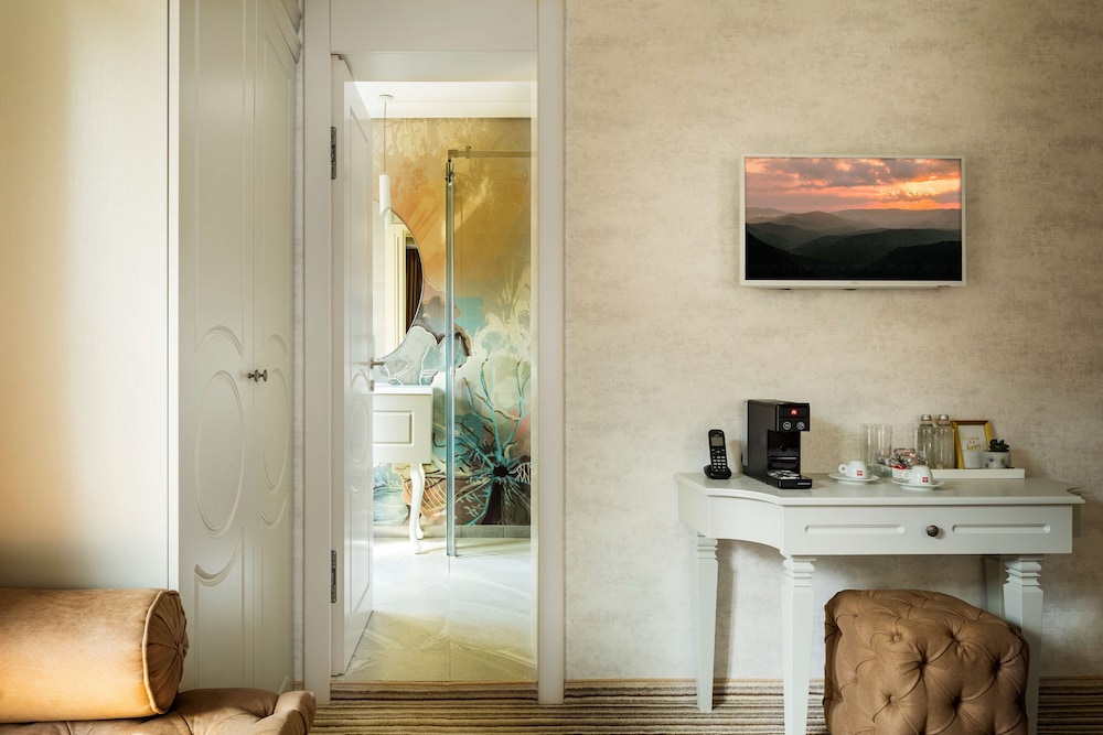 Hotel Gallery 37 52/58