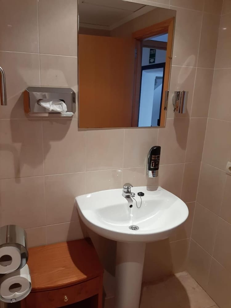 The Hostal Tierramar 26/27