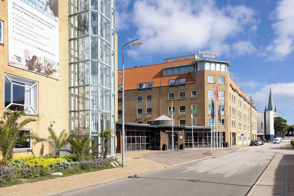 Quality Hotel The Reef 61/68