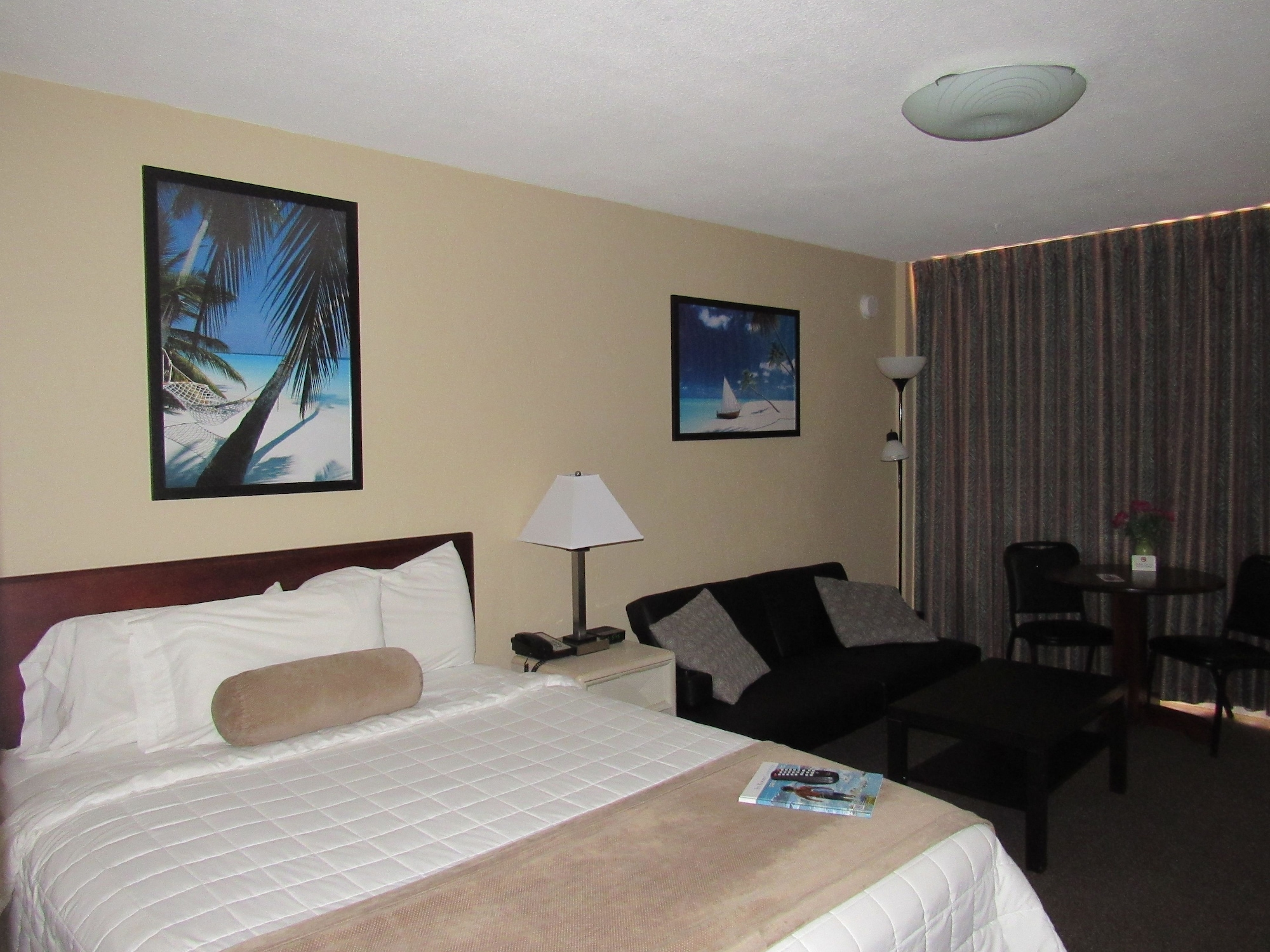 ROOM, QUEEN BED, NO VIEW