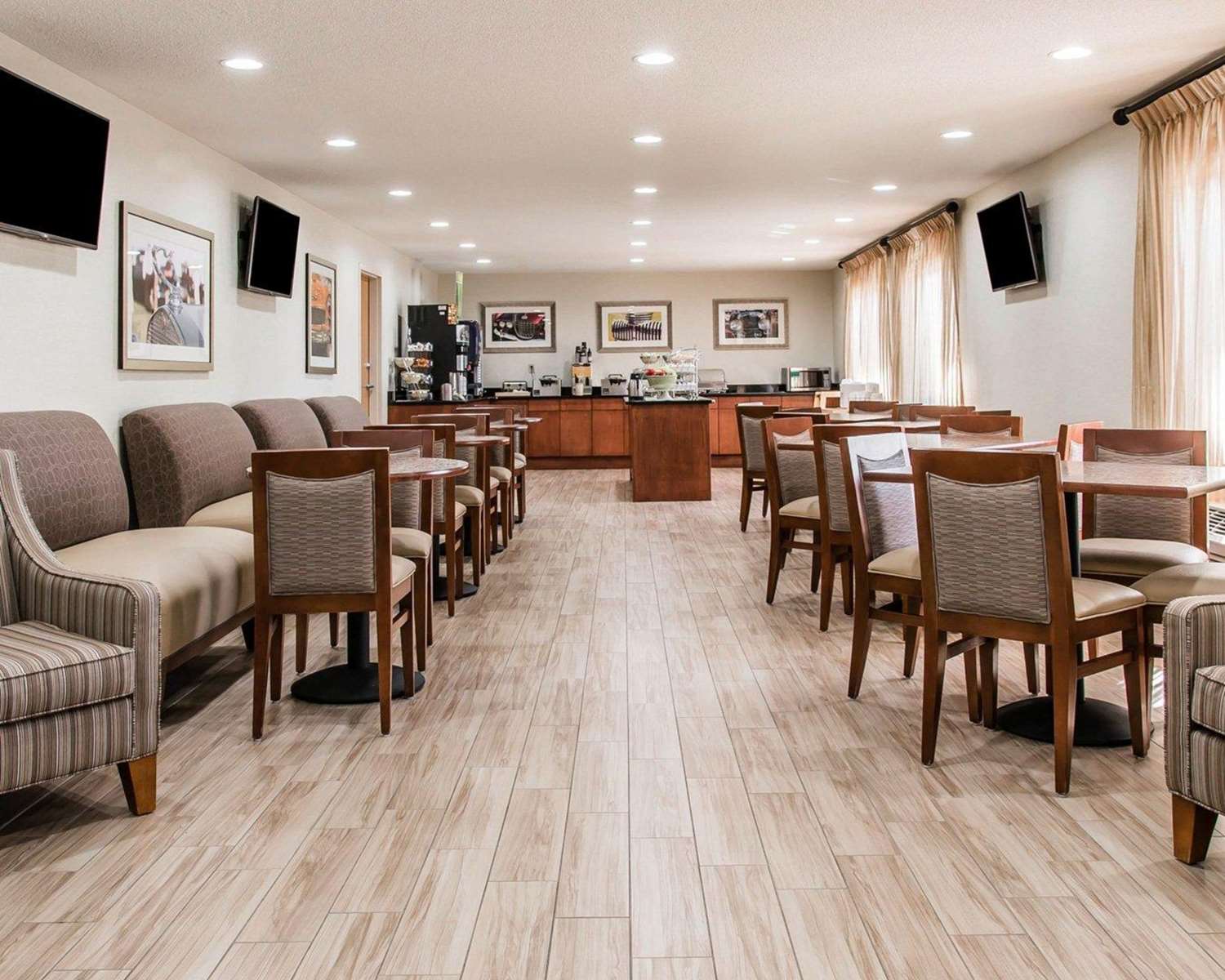 Quality Inn & Suites Warren - Detroit 30/43