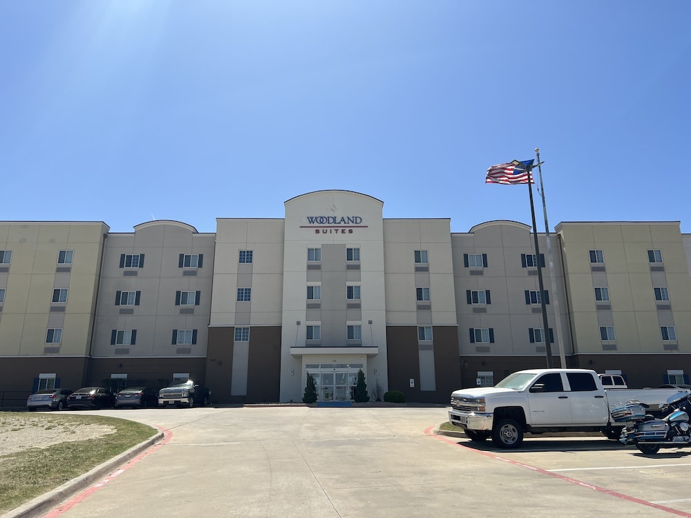 Woodland Suites (ex. Candlewood Suites Weatherford) 30/35