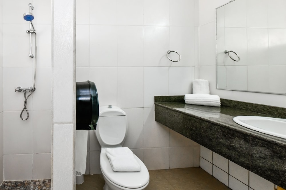 1 BEDROOM, SUITE
