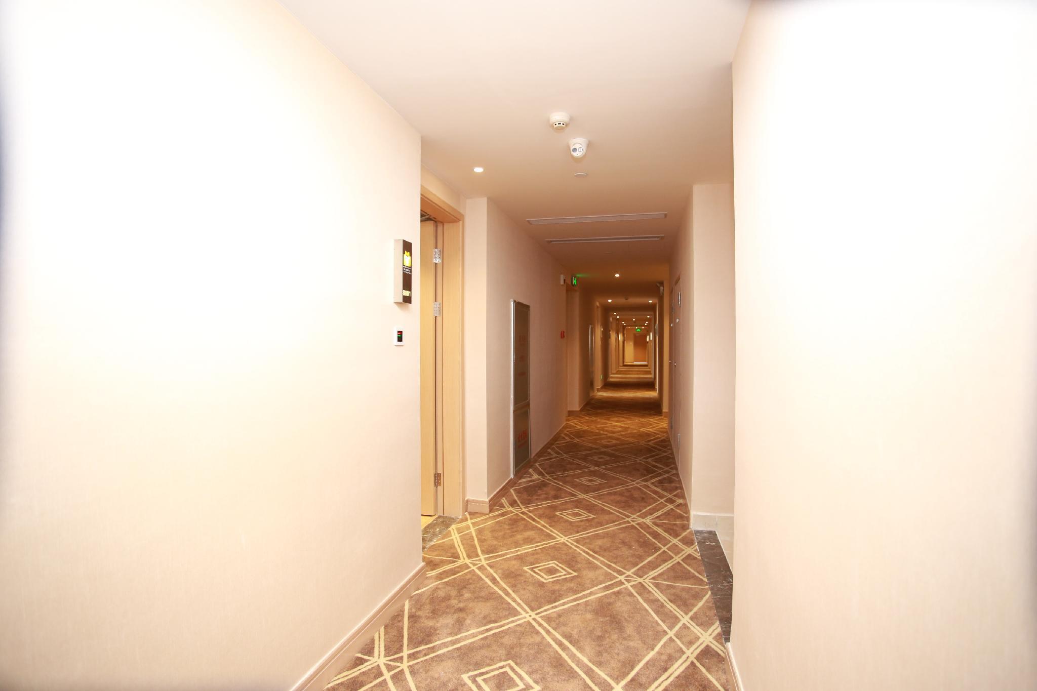 Metropolo Jinjiang Hotels (Haikou Wuzhishan Road, Riyue Duty-free Plaza) 28/52